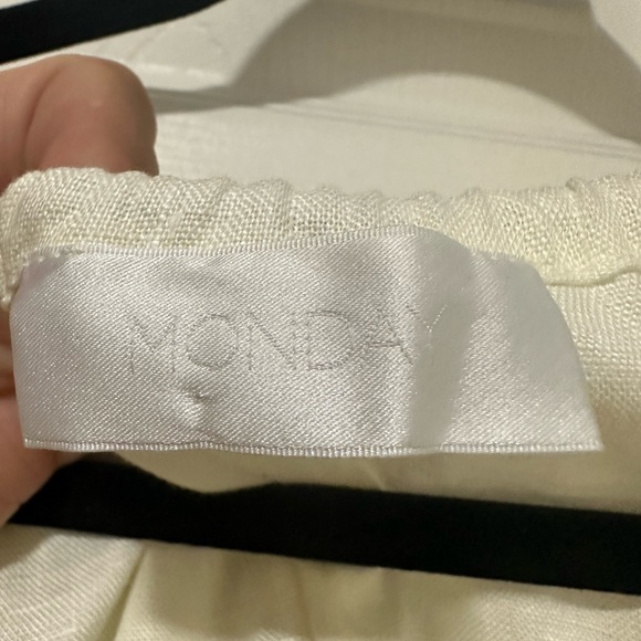 MONDAY - Linen Wrap Crop Top - Picture 5 of 6